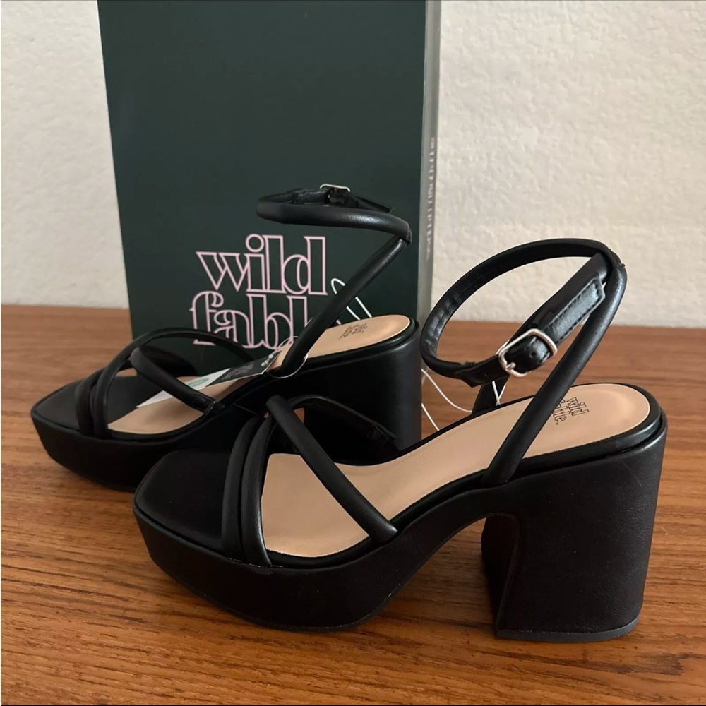 Wild Fable Black Multi-Strap Heels memory foam rare size 14